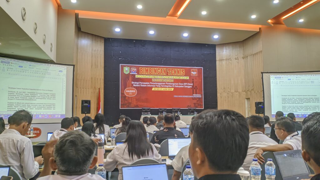Peningkatan Kapasitas Aparatur Desa di Sanggau terkait Percepatan Pembangunan Desa Melalui Sistem Informasi Terintegrasi di Sanggau